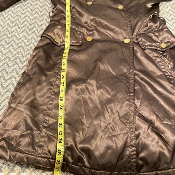 Oltre Brown Satin Shimmer Trench Coat - Size 6 - Picture 9 of 10